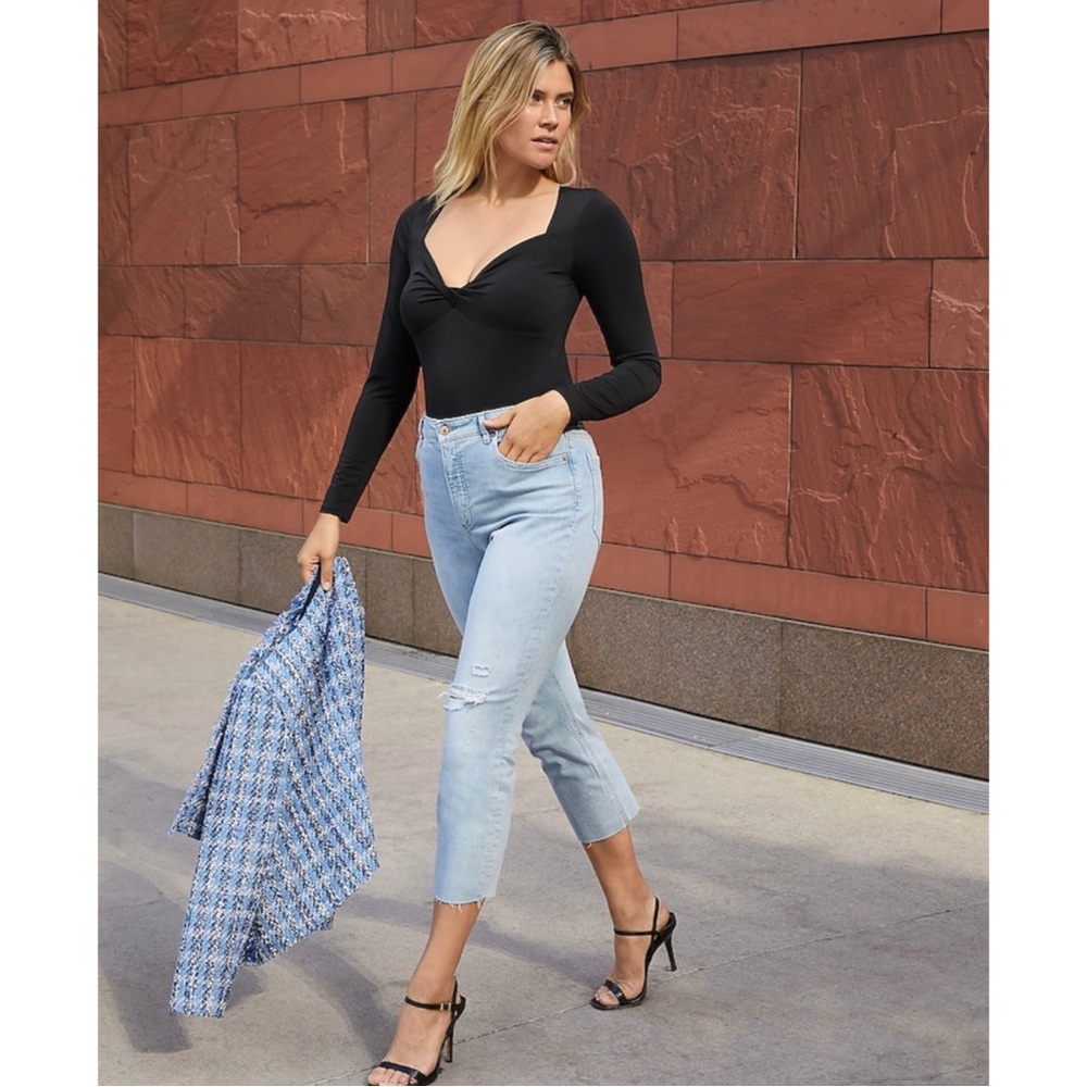 EXPRESS Curvy Super High Waisted Ripped Mom Jeans